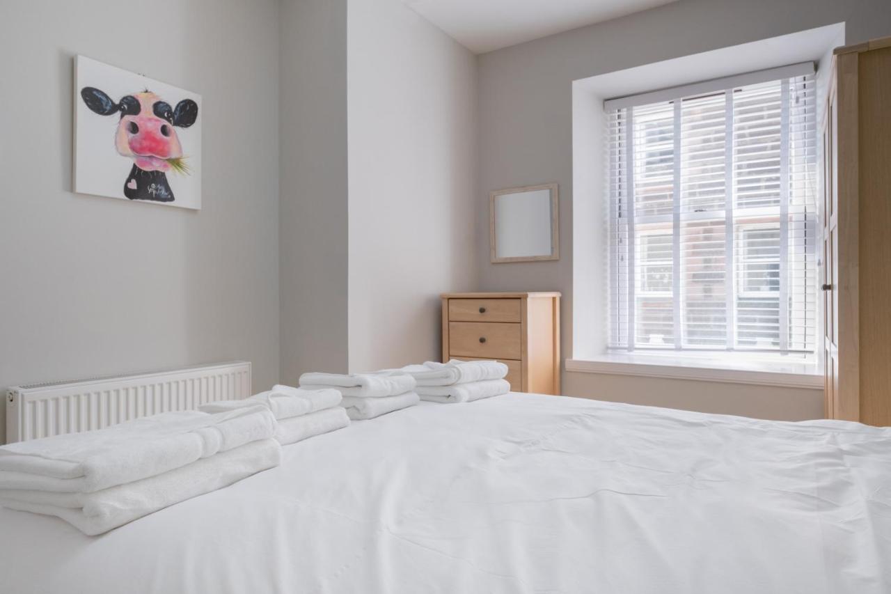 Ground Floor With A Spectacular Harbour View.