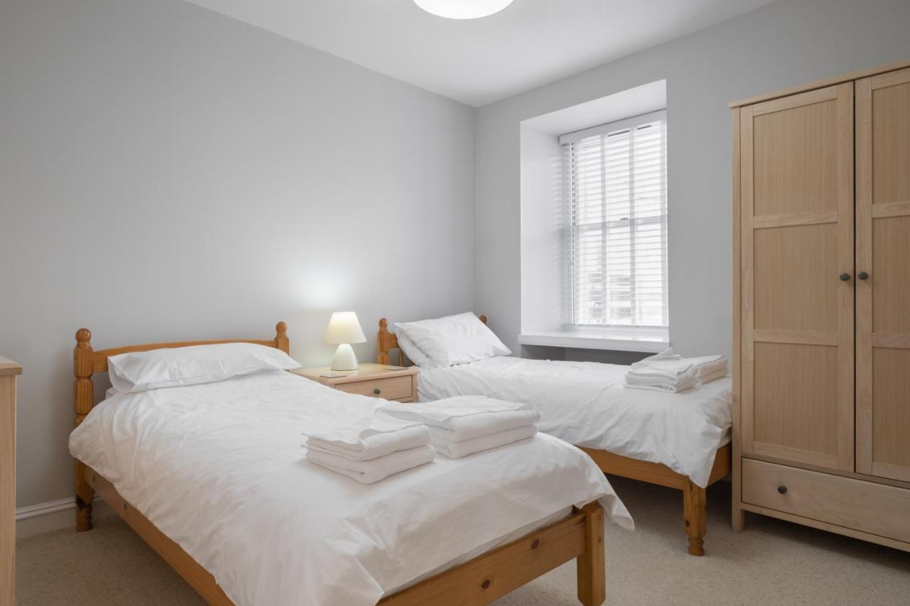 Ground Floor With A Spectacular Harbour View. Holiday home Stonehaven